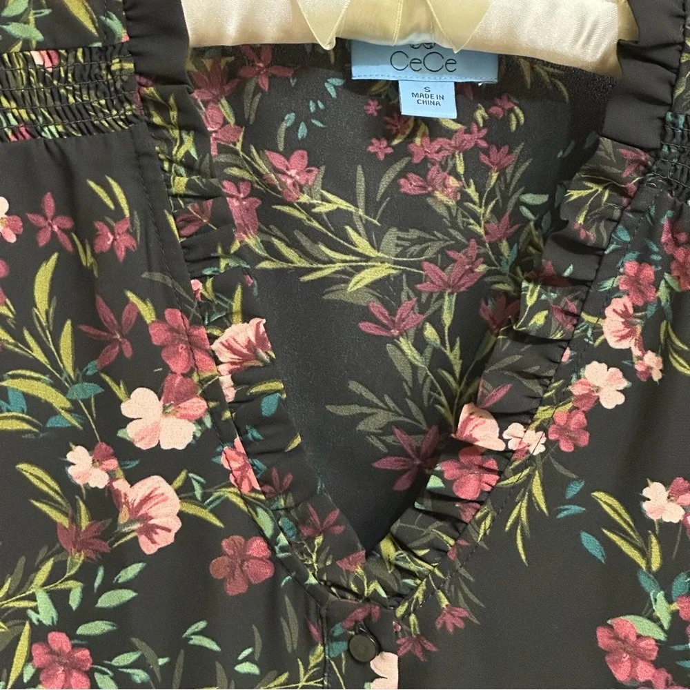 CeCe Women’s Floral Print Ruffled V-Neck Button Front Blouse - Picture 10 of 15